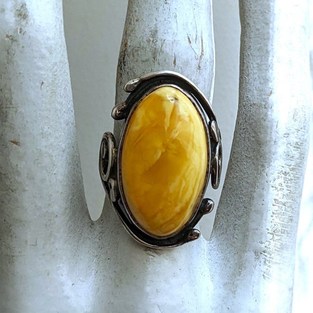 Vintage Solid Sterling Silver Baltic Butterscotch Egg Yolk Amber Cocktail Ring